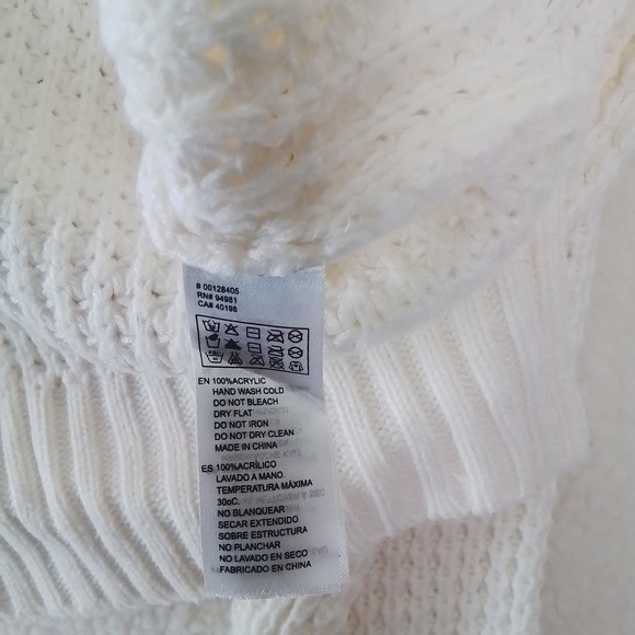 Forever 21 Oversized Cropped Chunky Knit Sweater Size Small in White - Picture 8 of 11